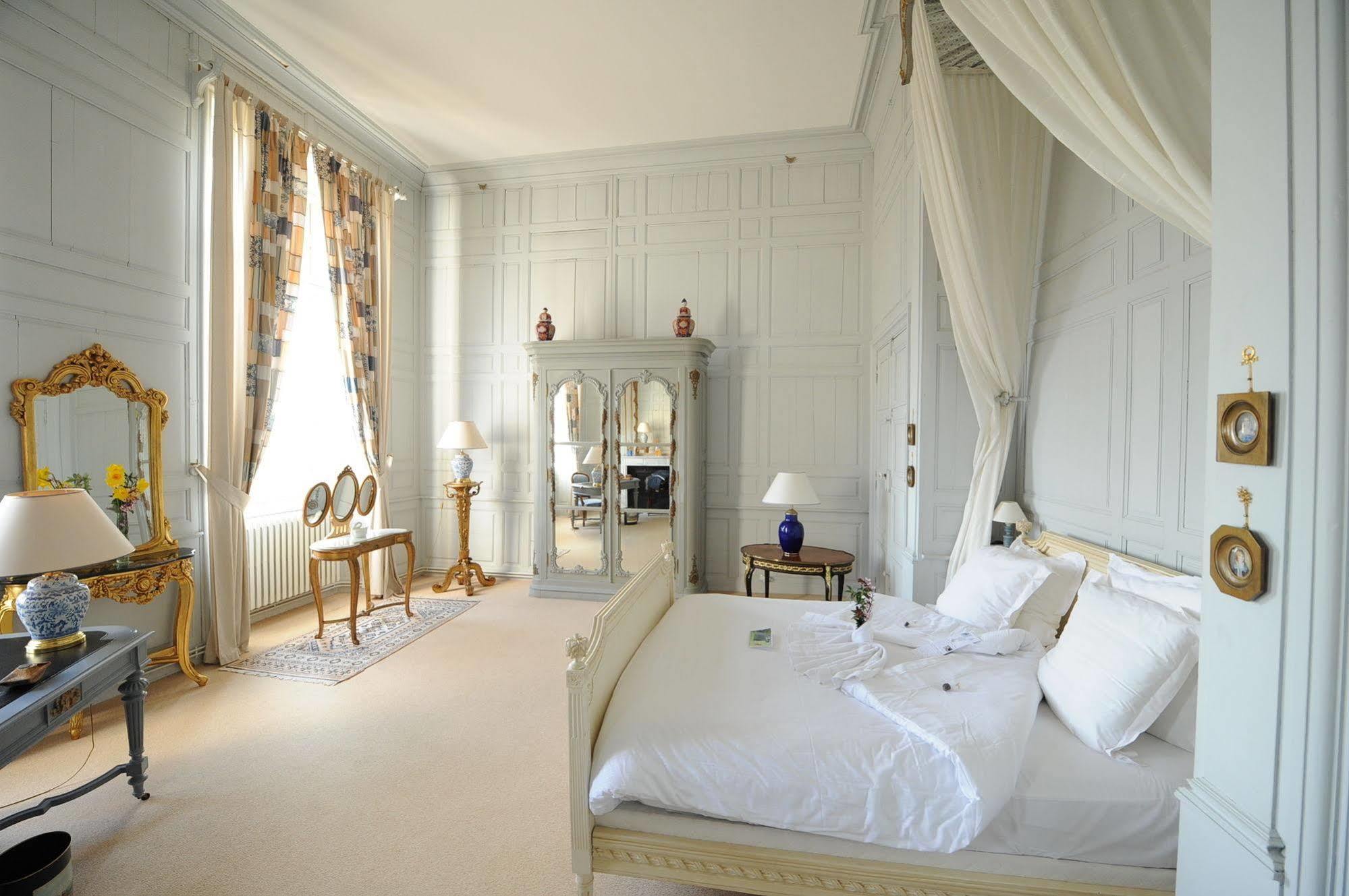 Chateau De Curzay Экстерьер фото